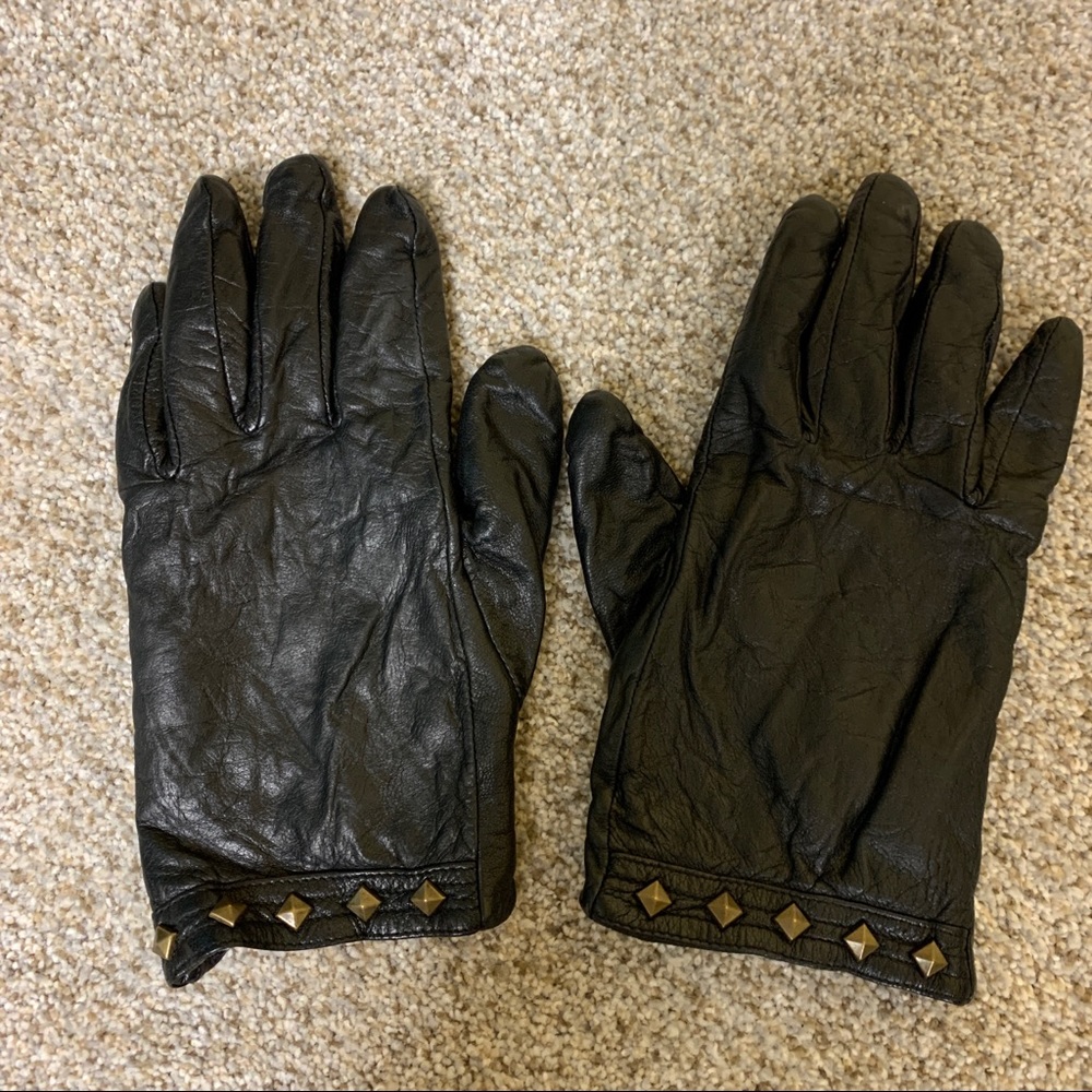 Black Leather Gloves w/gold Studs Size 7.5